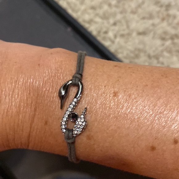 Swarovski swan adjustable bracelet - Picture 2 of 3